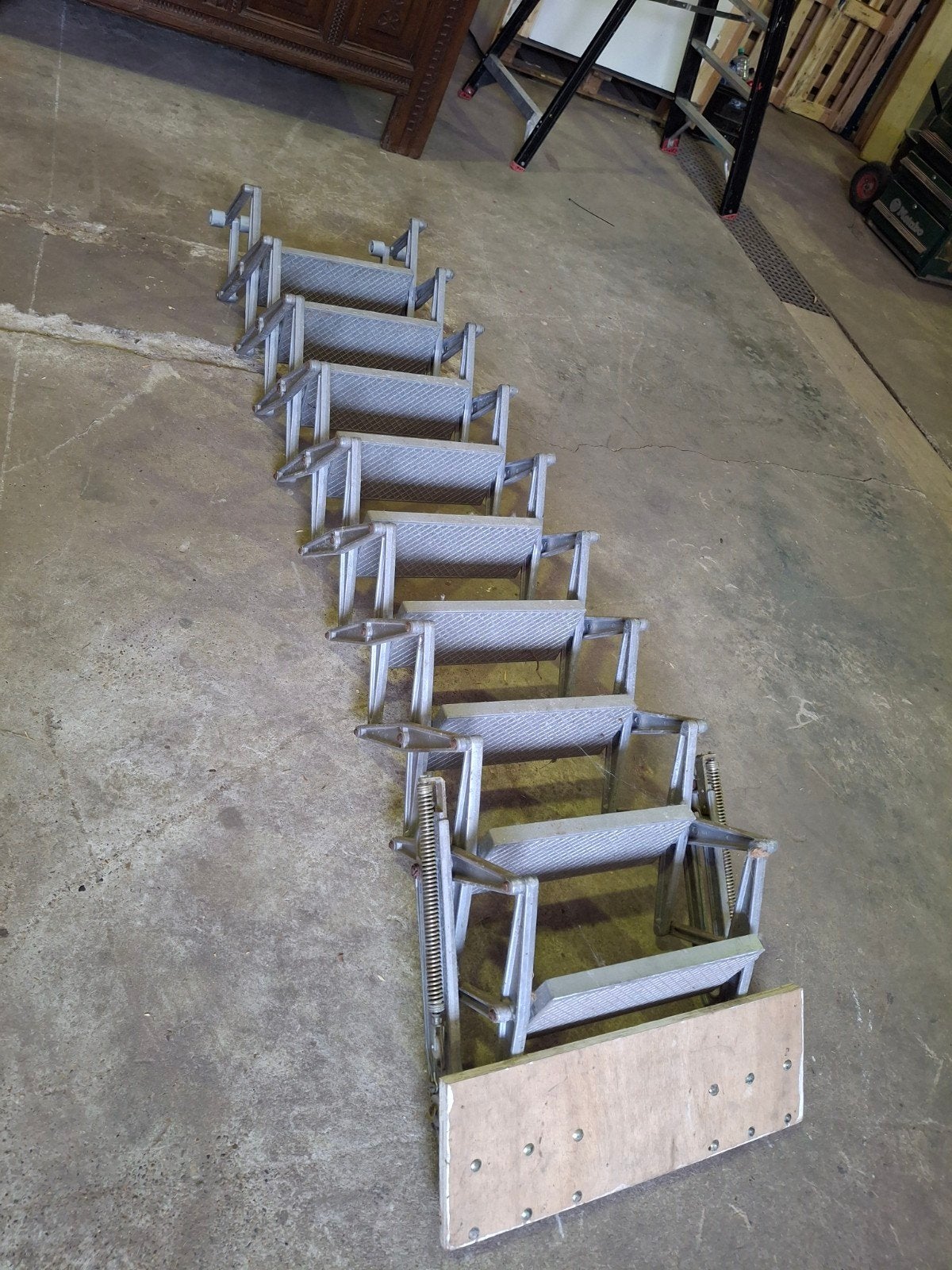 Opvouwbare lifttrap noodtrap, Doe-het-zelf en Verbouw, Ladders en Trappen, Ophalen of Verzenden, Gebruikt, Trap, Opvouwbaar of Inschuifbaar