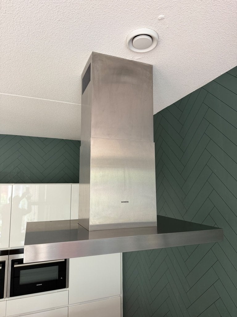 LUXE KVIK HOOGGLANS WITTE KEUKEN GEDEMONTEERD, Wit, Overige typen, Ophalen of Verzenden, Zo goed als nieuw