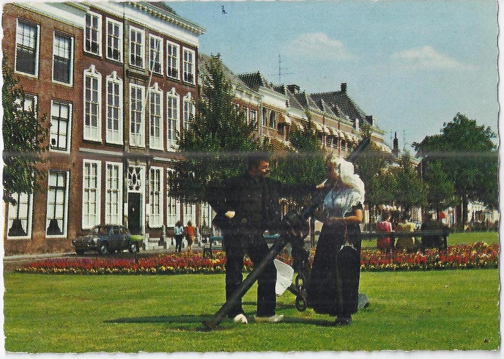 Kr3289 Gelopen ansichtkaart zeeuwse klederdracht, Ophalen of Verzenden, 1980 tot heden, Gelopen, Zeeland