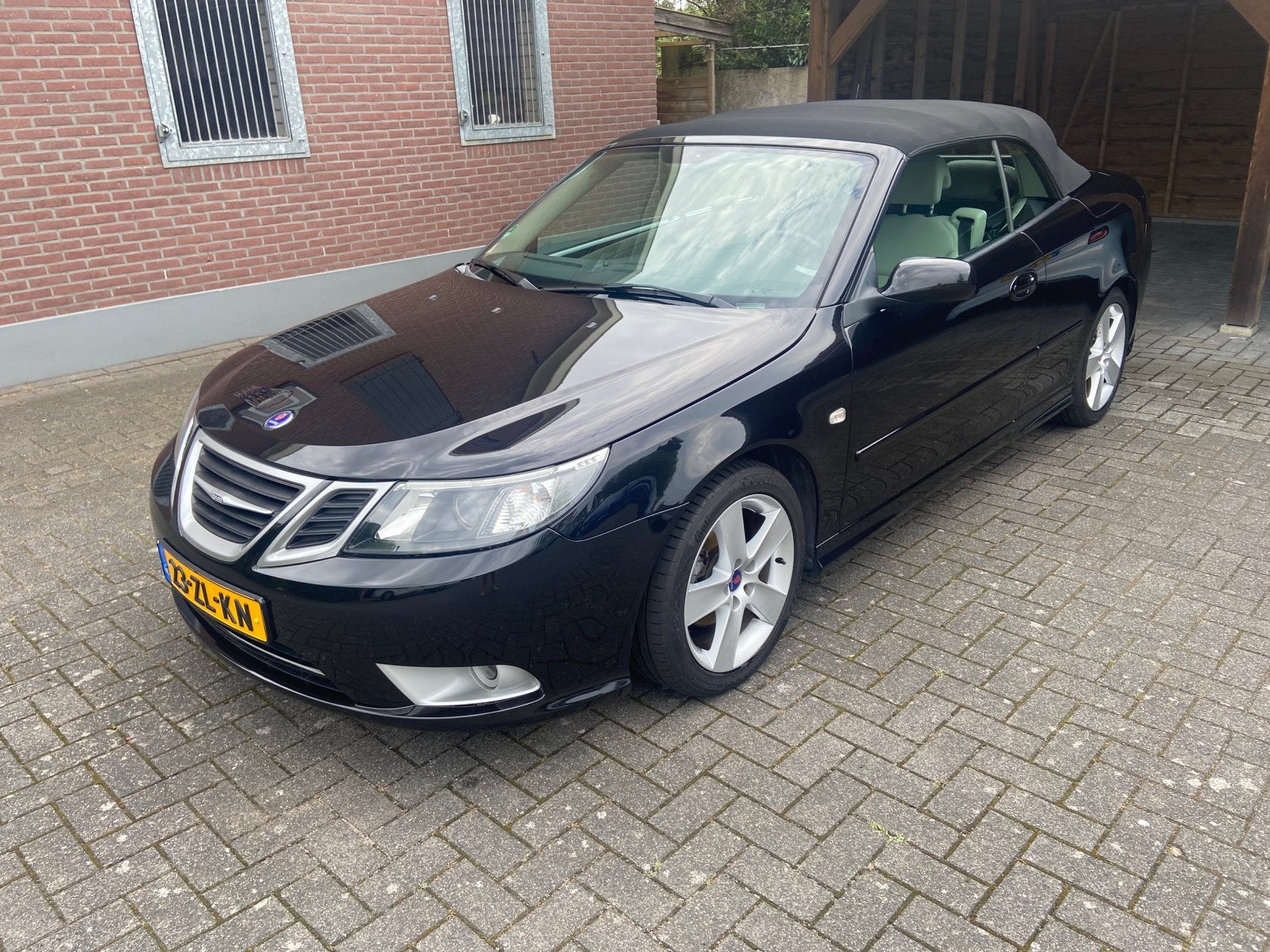 Saab 9-3 1.8 T  Cabrio Automaat NL auto 2008 Zwart, Auto's, 1998 cc, 4 cilinders, Cabriolet, 4 stoelen