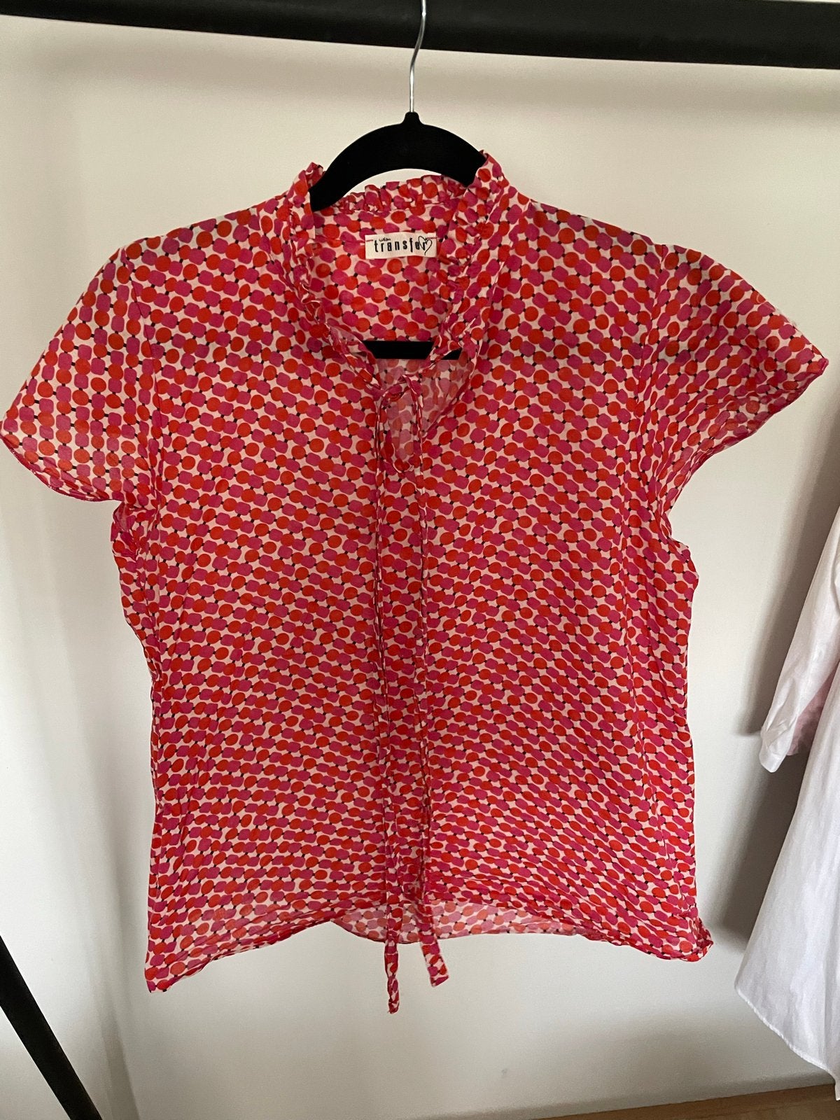 Transfer blousje maat M - rood/roze stippen, Kleding | Dames, Blouses en Tunieken, Ophalen of Verzenden, Gedragen, Maat 38/40 (M)