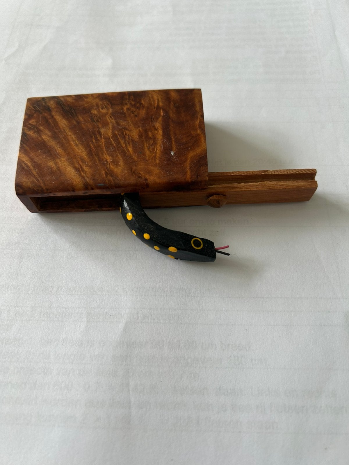 Simandra Hout Thuja speelgoed slang doos fopartikel bijtend, Ophalen of Verzenden, Zo goed als nieuw, Bruin, Overige materialen