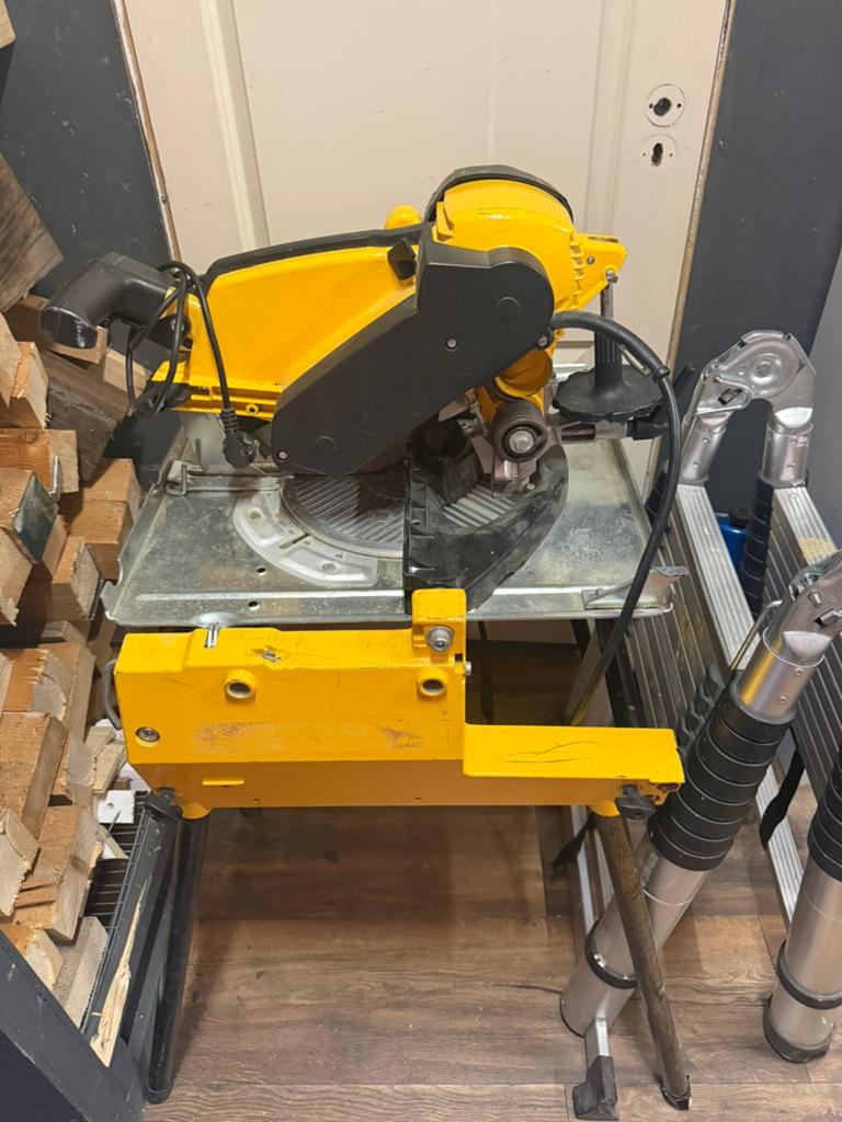 DeWalt DW 742 tafelzaag + afkortzaag, Doe-het-zelf en Verbouw, Gereedschap | Zaagmachines, Ophalen, 70 mm of meer, Zo goed als nieuw