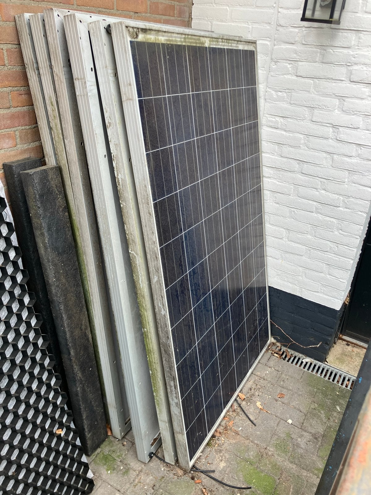 7x Zonnepanelen 250 Wp - Hanwha SolarOne, Doe-het-zelf en Verbouw, Zonnepanelen en Toebehoren, Ophalen, Gebruikt, Paneel, 200 wattpiek of meer