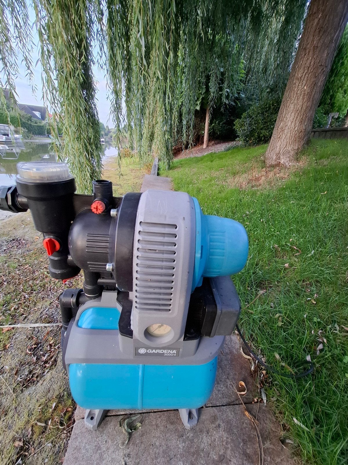 Gardena Hydrofoorpomp 3000/4 - Zo goed als nieuw, Tuin en Terras, Ophalen, Zo goed als nieuw, Dompelpomp