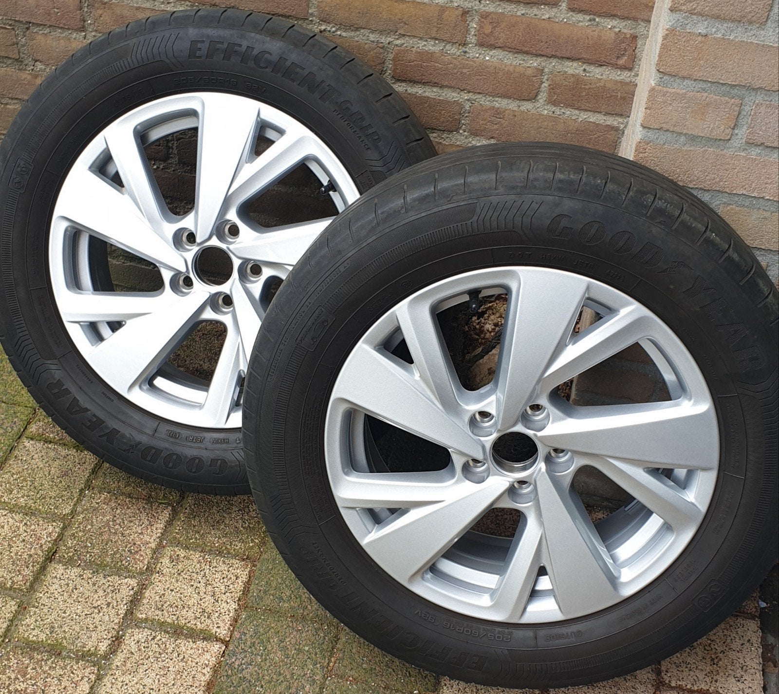 Goodyear EfficientGrip 205/60R16 92V zomerbanden met velgen, Ophalen, Gebruikt