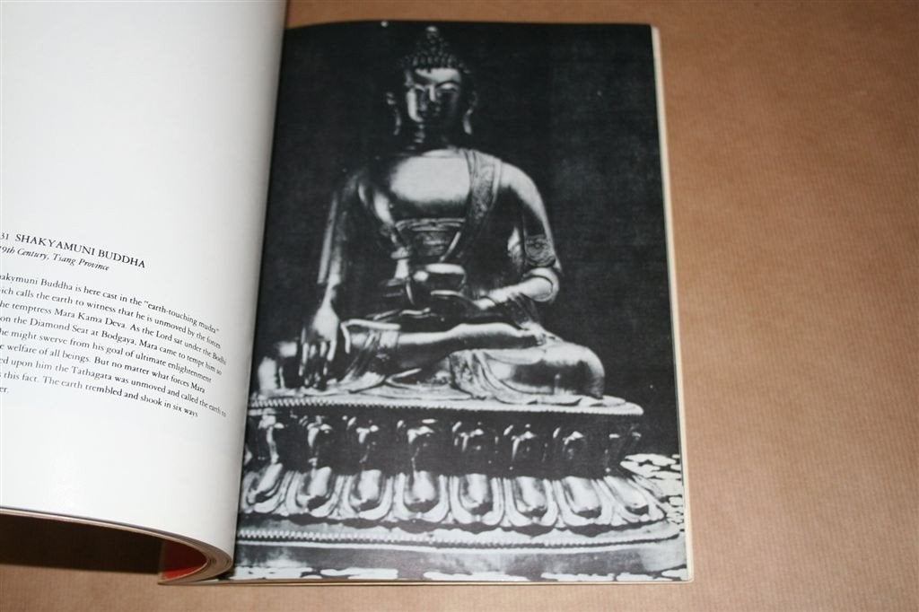 Heilige kunst van Tibet — Rijk geïllustreerd overzicht, Ophalen of Verzenden, Gelezen, Overige onderwerpen