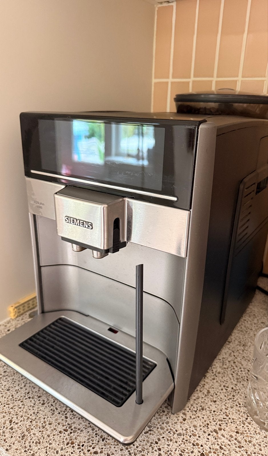 Siemens EQ.6 plus s500 volautomatische espressomachine, Witgoed en Apparatuur, Koffiezetapparaten, Afneembaar waterreservoir, Gebruikt