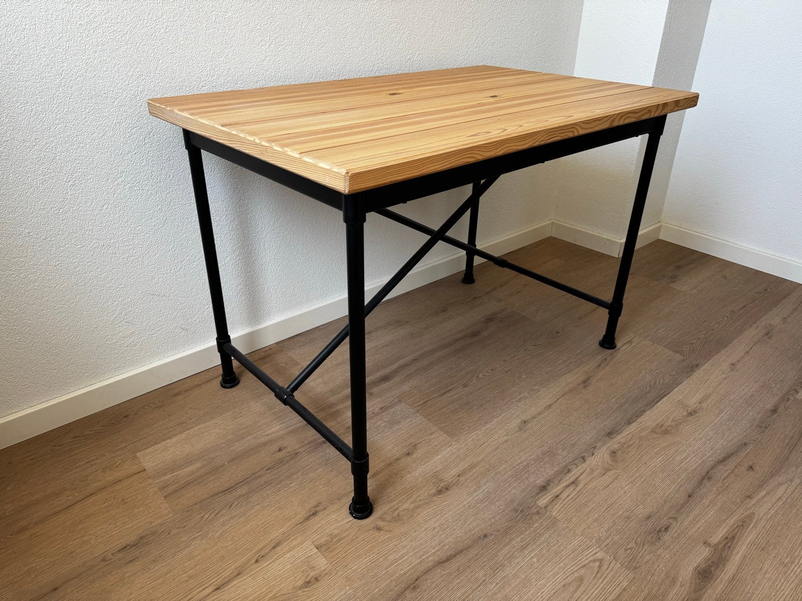 IKEA bureau hout, Huis en Inrichting, Bureaus, Ophalen, Gebruikt, Hout, Bruin