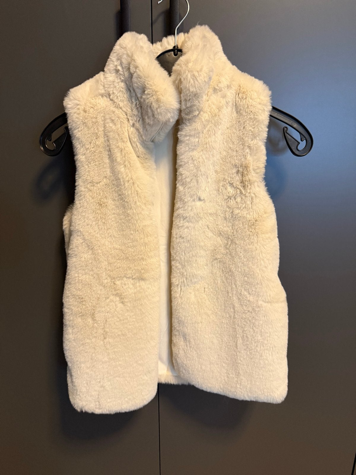 MNG Kids Faux Fur Bodywarmer Crème Maat 152 (11-12 jaar), Ophalen of Verzenden, Zo goed als nieuw, Jongen of Meisje, Jas