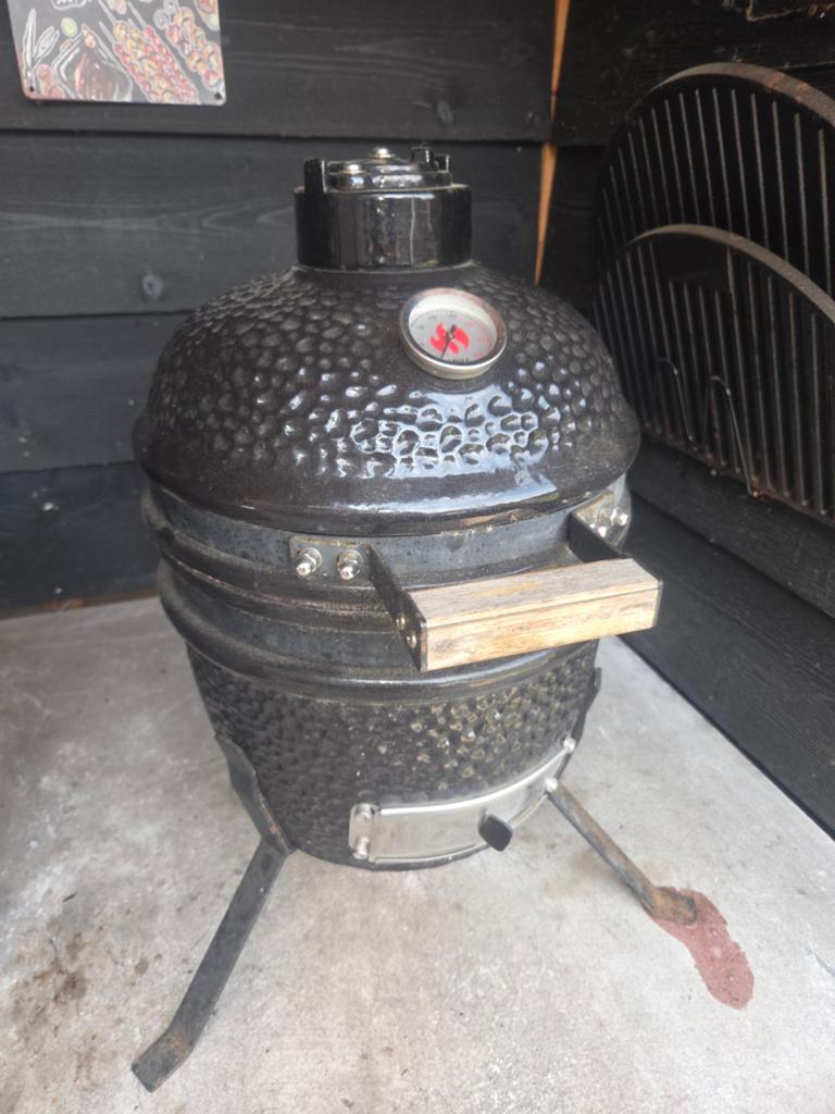 Kamado 13 inch met heat deflector, Ophalen of Verzenden, Gebruikt, Met accessoires