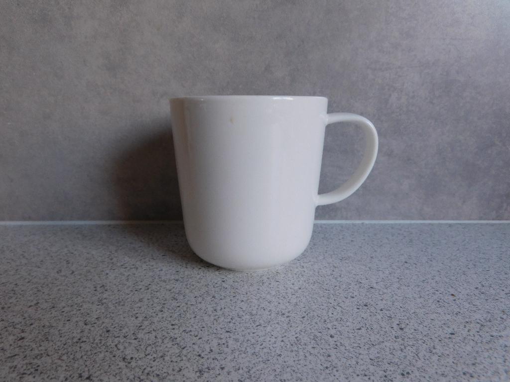 Mok 280 ml. New Bone China Wit Chicago Hema, Ophalen of Verzenden, Zo goed als nieuw, Overige stijlen, Kop(pen) en/of Schotel(s)