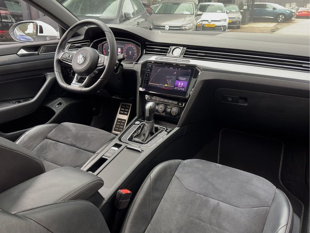 Volkswagen Arteon 2.0 TSI AUT7 3X R-LINE 191PK PANODAK LEDER, Auto's, Volkswagen, Arteon, Euro 6, 1984 cc, Wit