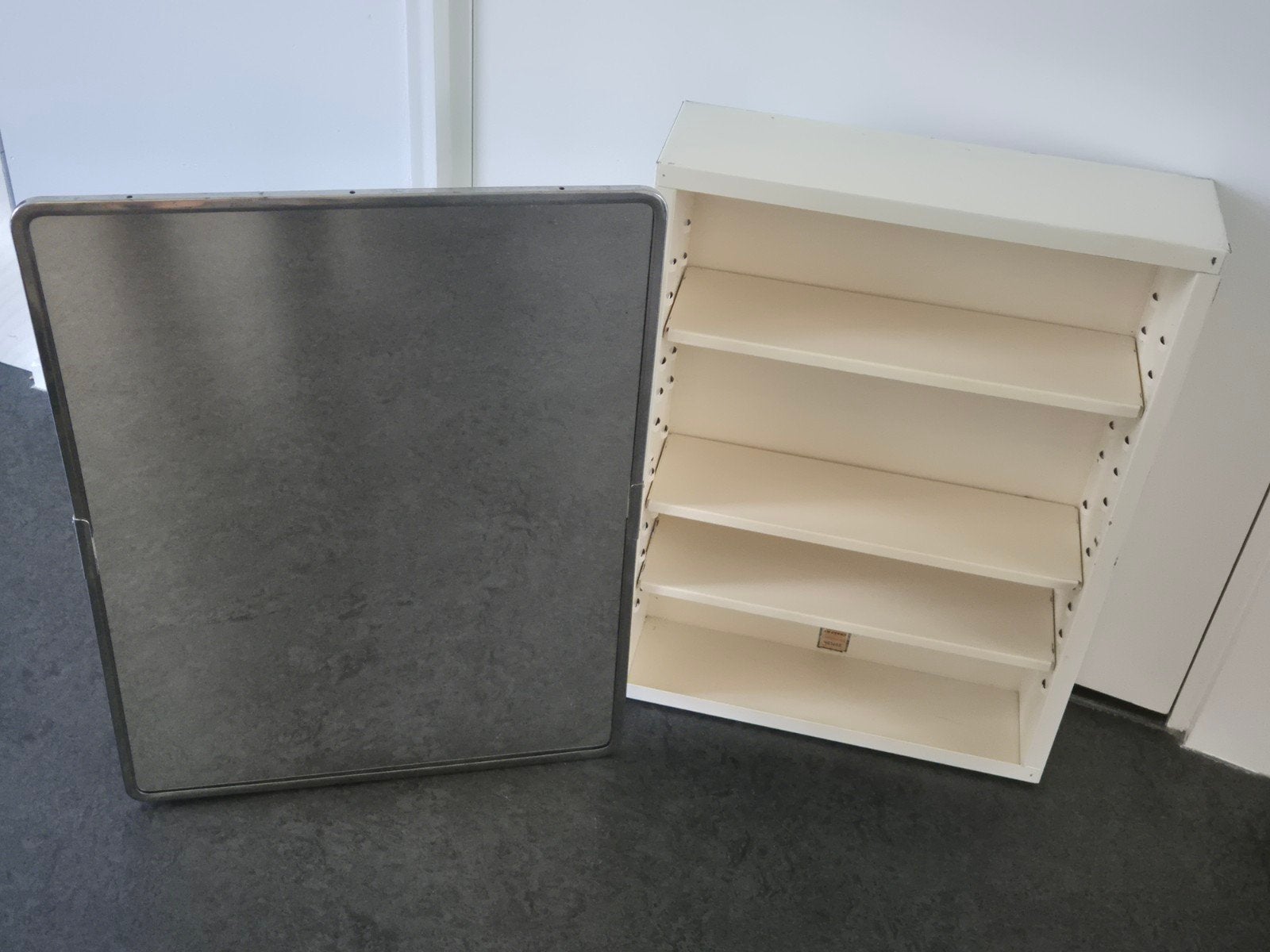 Vintage Duplon Wandtoiletkast met spiegel, jaren '50, Ophalen