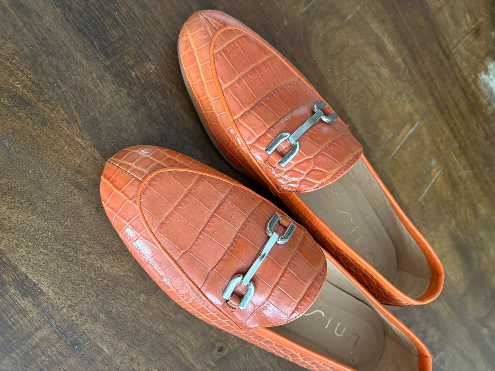 Unisa oranje instappers met krokodillenprint, maat 41, Kleding | Dames, Schoenen, Ophalen of Verzenden, Gedragen, Oranje, Instappers