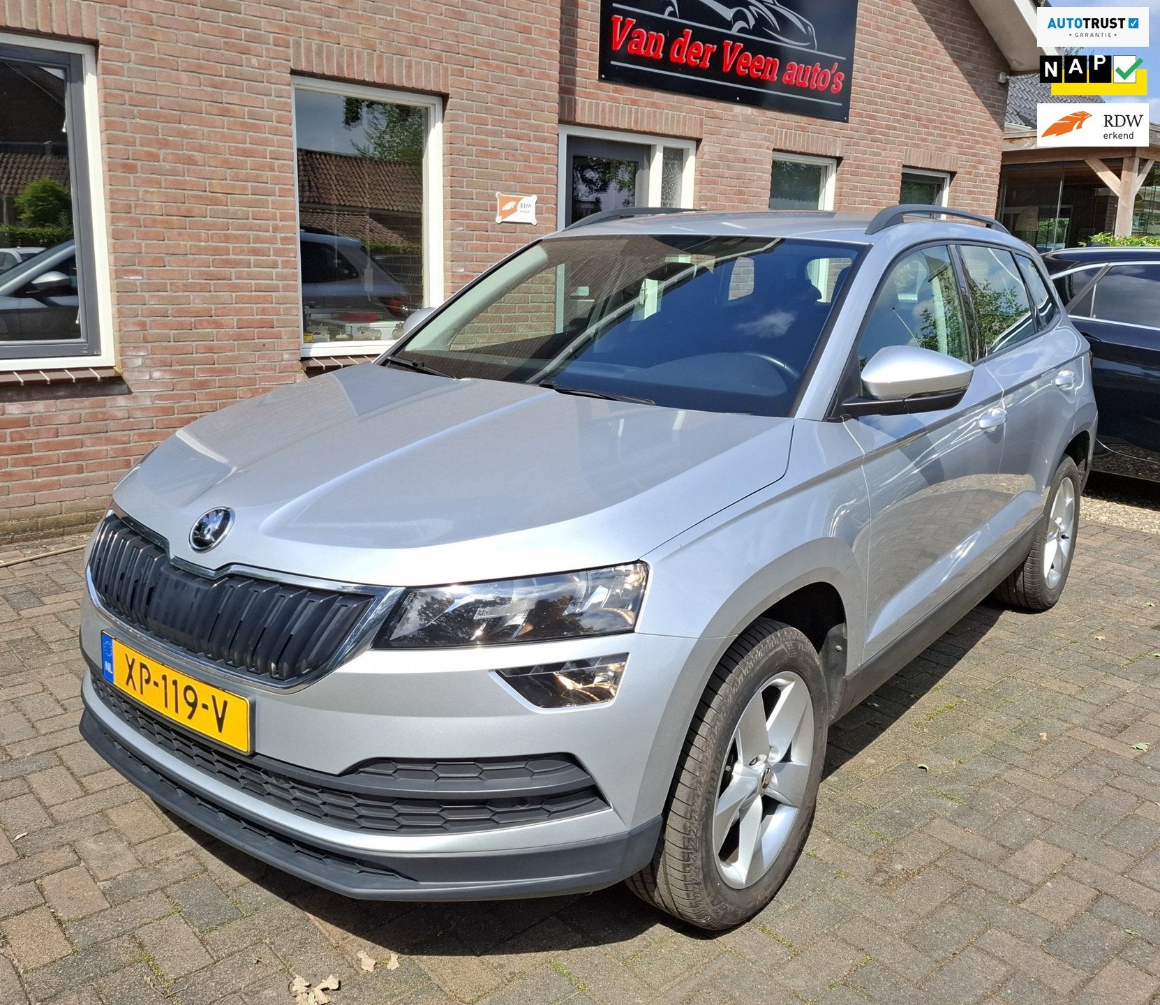 Skoda Karoq 1.0 TSI Ambition Business Dealer onderhouden! 2d, Voorwielaandrijving, Stof, Gebruikt, Automatische klimaatregeling