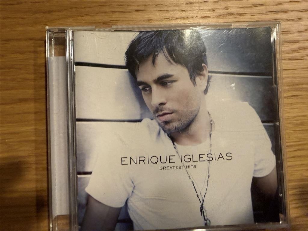 enrique iglesias, nummer van zijn cd greatest hits, Inclusief doosje, Overige typen, Ophalen of Verzenden, Zo goed als nieuw