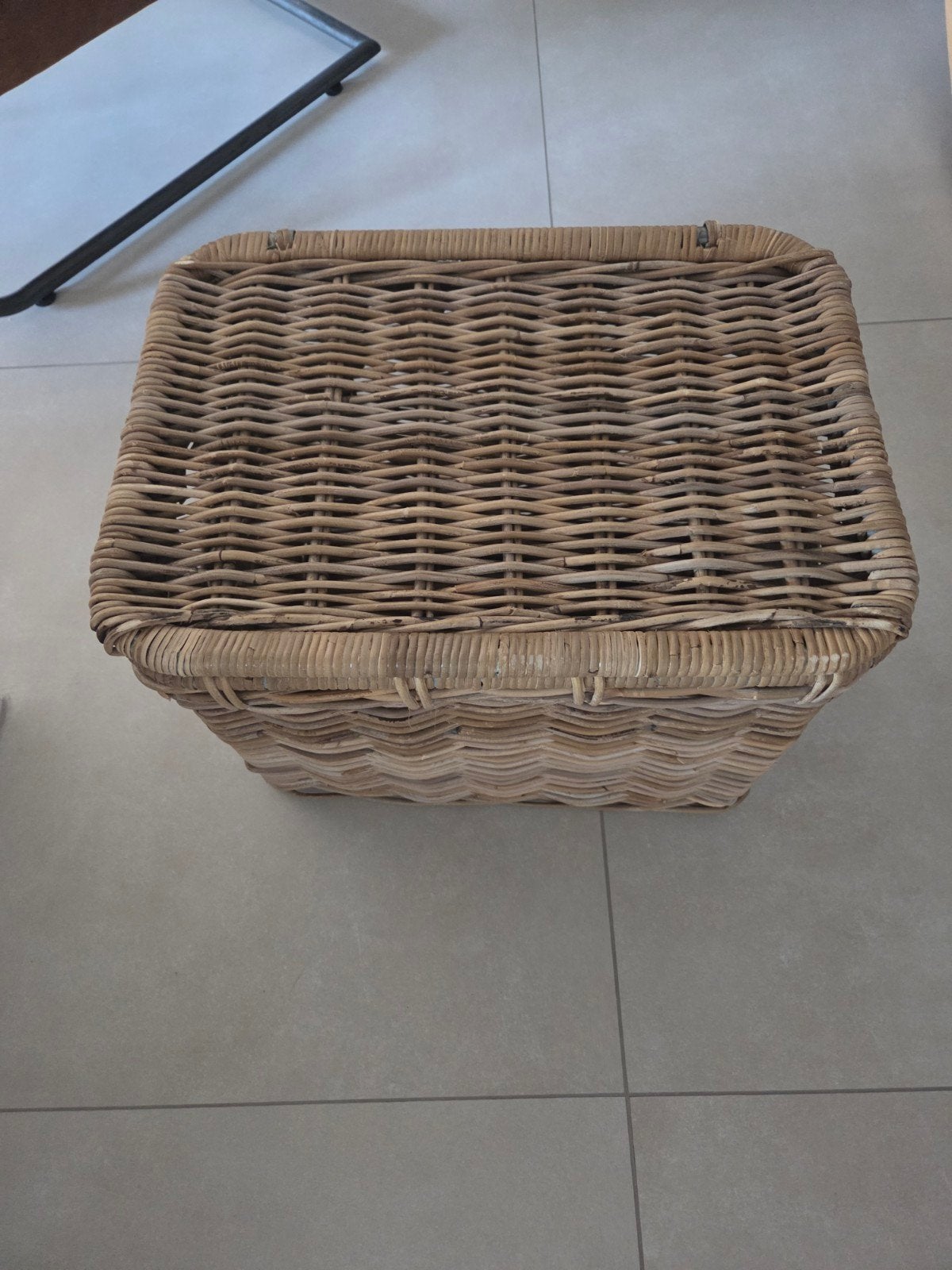 Rotan mand met deksel - B54xD39xH42 cm, Gebruikt, Mand, Ophalen of Verzenden, Riet