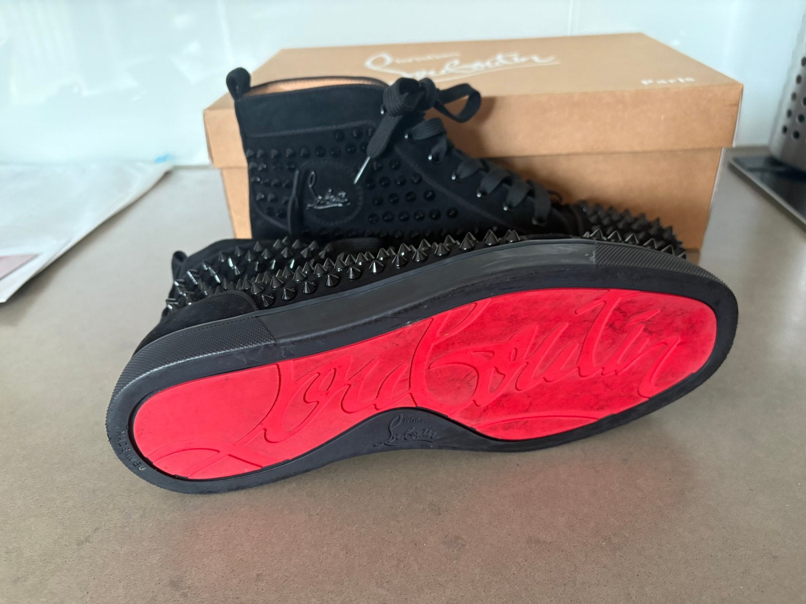 Christian louboutin, Ophalen of Verzenden, Zo goed als nieuw, Zwart