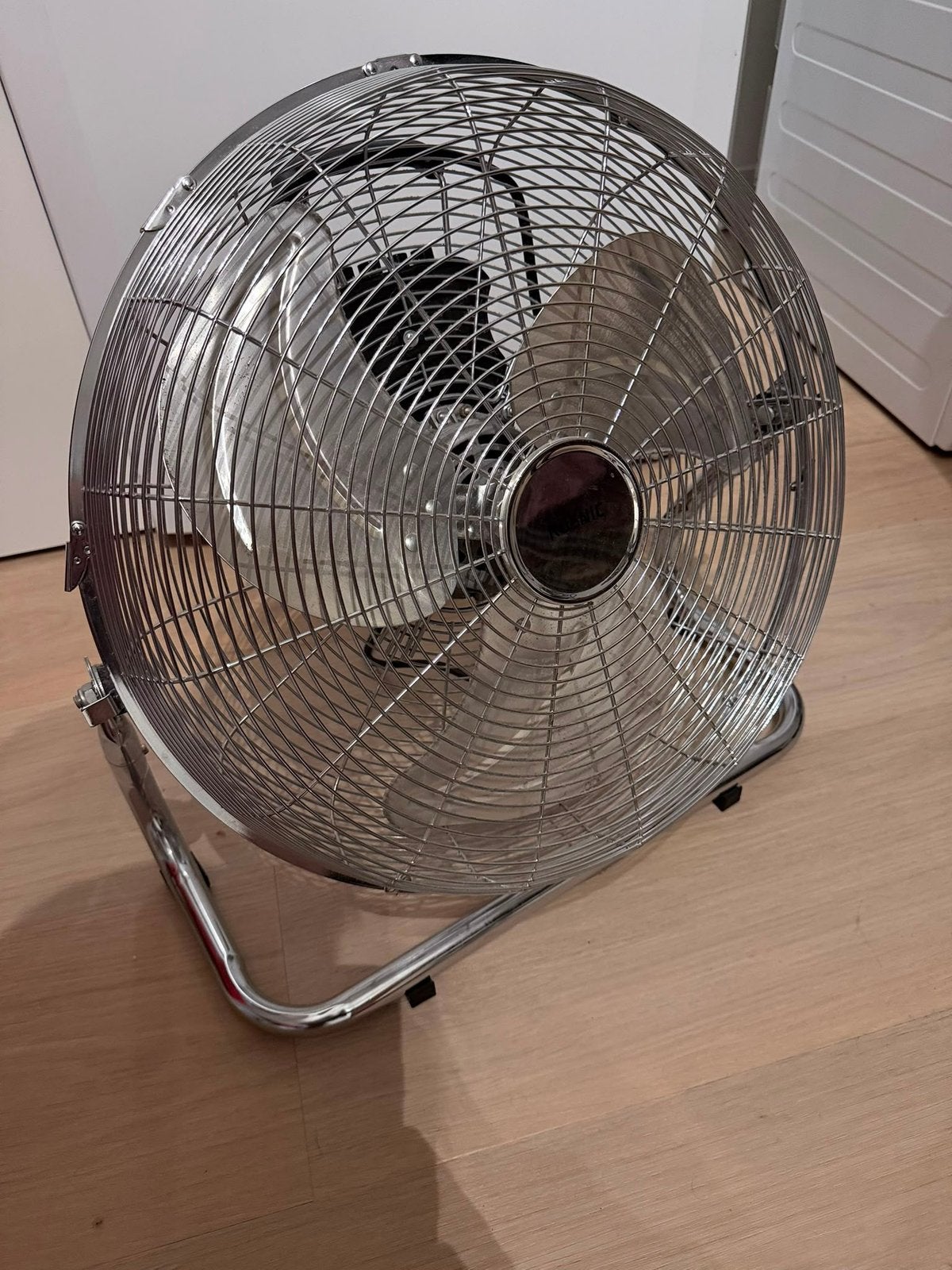 Krachtige vloerventilator 45 cm - Koenic zgan, Witgoed en Apparatuur, Ventilatoren, Ophalen, Zo goed als nieuw, Statiefventilator