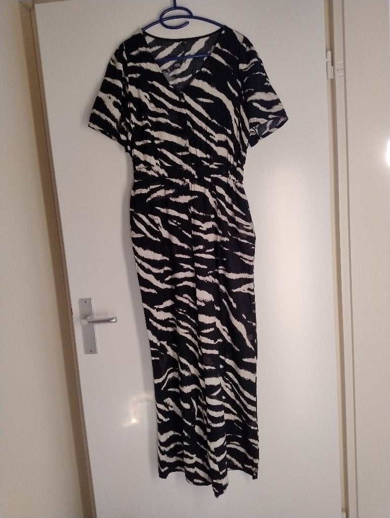 Jumpsuit zwart wit #only maat S  Korte mouwtjes, Kleding | Dames, Zwart, Ophalen of Verzenden, Zo goed als nieuw, Maat 36 (S)