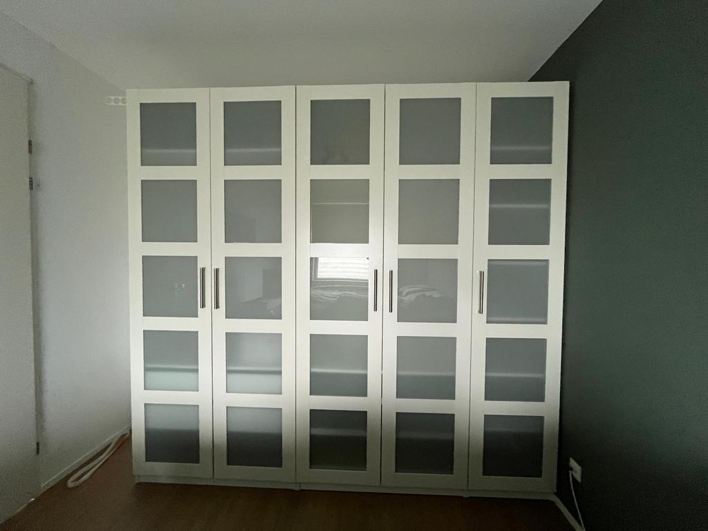 Te koop: 6 glazen Ikea PAX  deuren “Bergsbo”, Doe-het-zelf en Verbouw, Deuren en Horren, Ophalen, Binnendeur