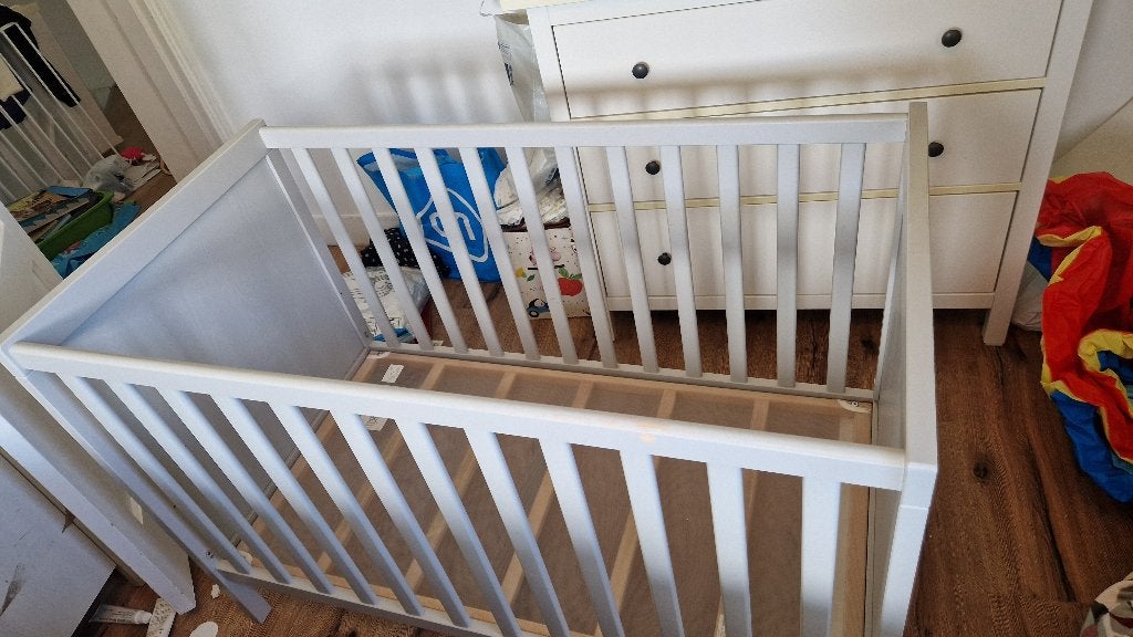 IKEA Sundvik babybed, Kinderen en Baby's, Babywiegjes en Ledikanten, Ophalen, Gebruikt, Ledikant