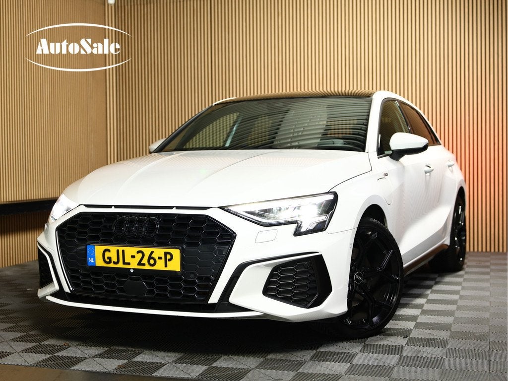 Audi A3 Sportback 40 TFSI e S-Line PANO VIRTUAL CARPLAY LEDE, 4 cilinders, Leder en Stof, Wit, Plug-in hybride