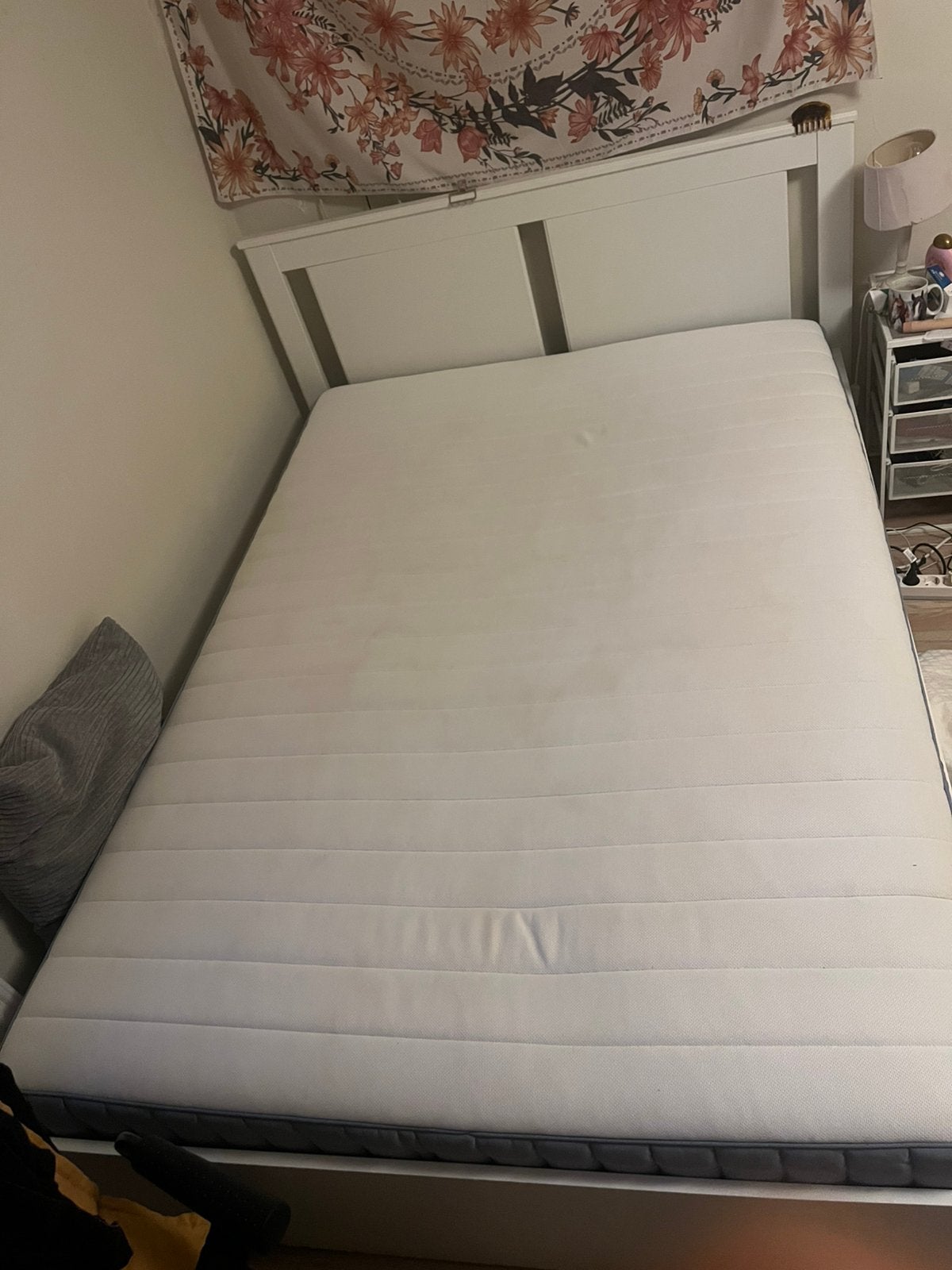 Bedframe and mattress, Ophalen, Tweepersoons, 140 cm, Zo goed als nieuw