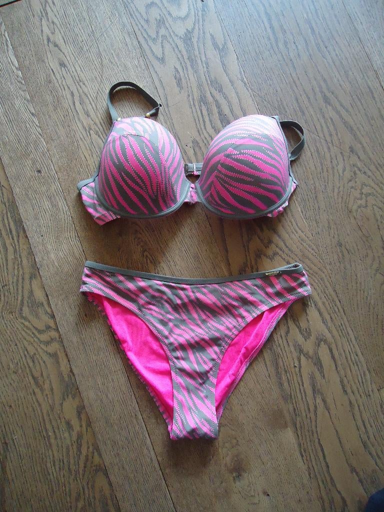 z.g.a.n.roze met groene  Sapph bikini 80 E + slip M, Ophalen of Verzenden, Zo goed als nieuw, Bikini, Sapph