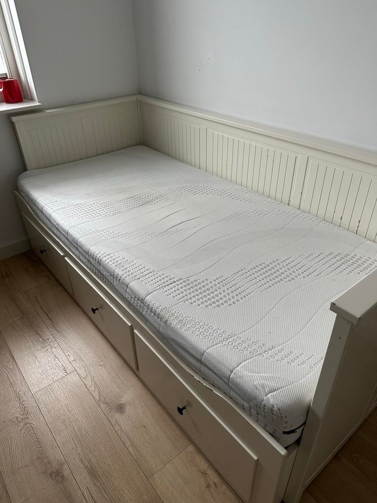 IKEA HEMNES uitschuifbed met kledingkast en matras, Ophalen, Wit, Tweepersoons, 200 cm