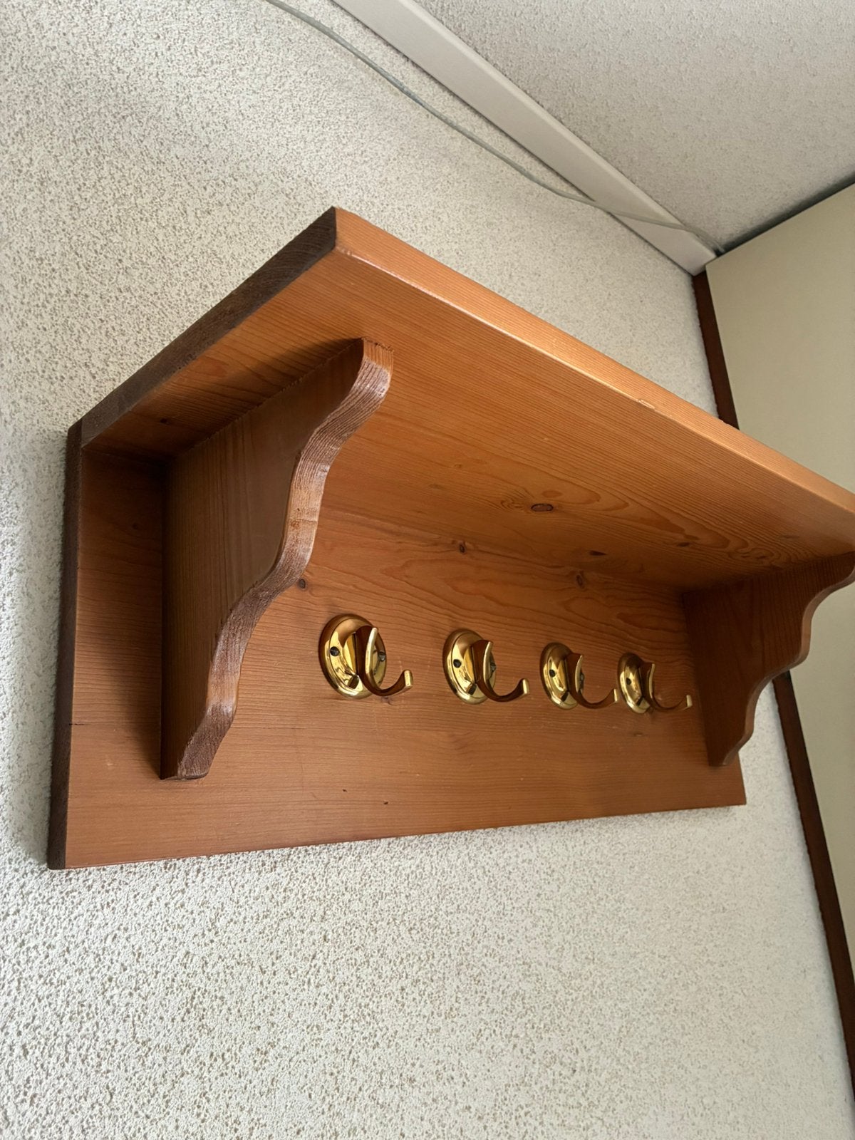 Geloogd grenen kapstok met messing haken, Ophalen, Hout, Wandkapstok, Minder dan 100 cm