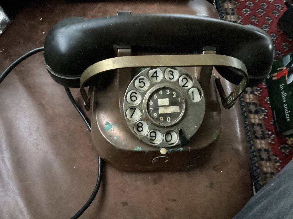 Antieke telefoon met draaischijf, rood koper, Ophalen of Verzenden, Koper