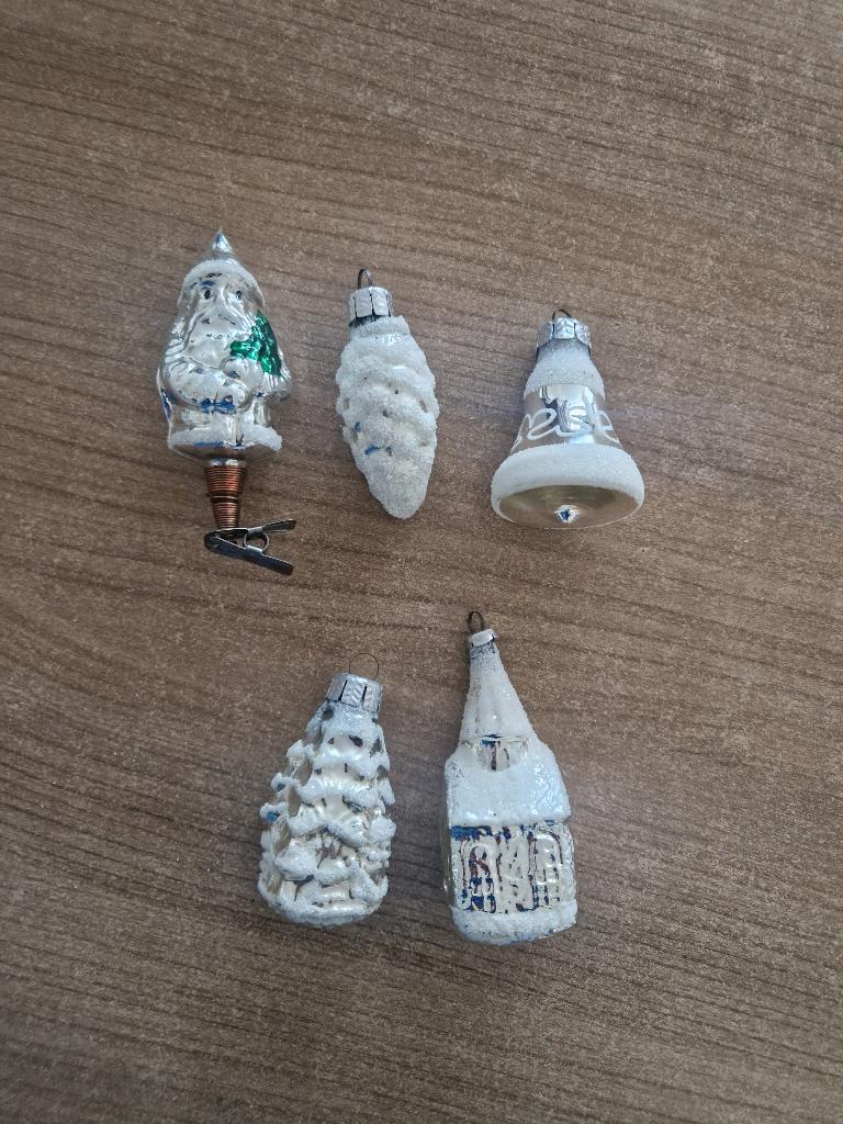 kerst hangers kerk denneappel kerstman enz oud antiek, Diversen, Kerst, Ophalen of Verzenden, Gebruikt