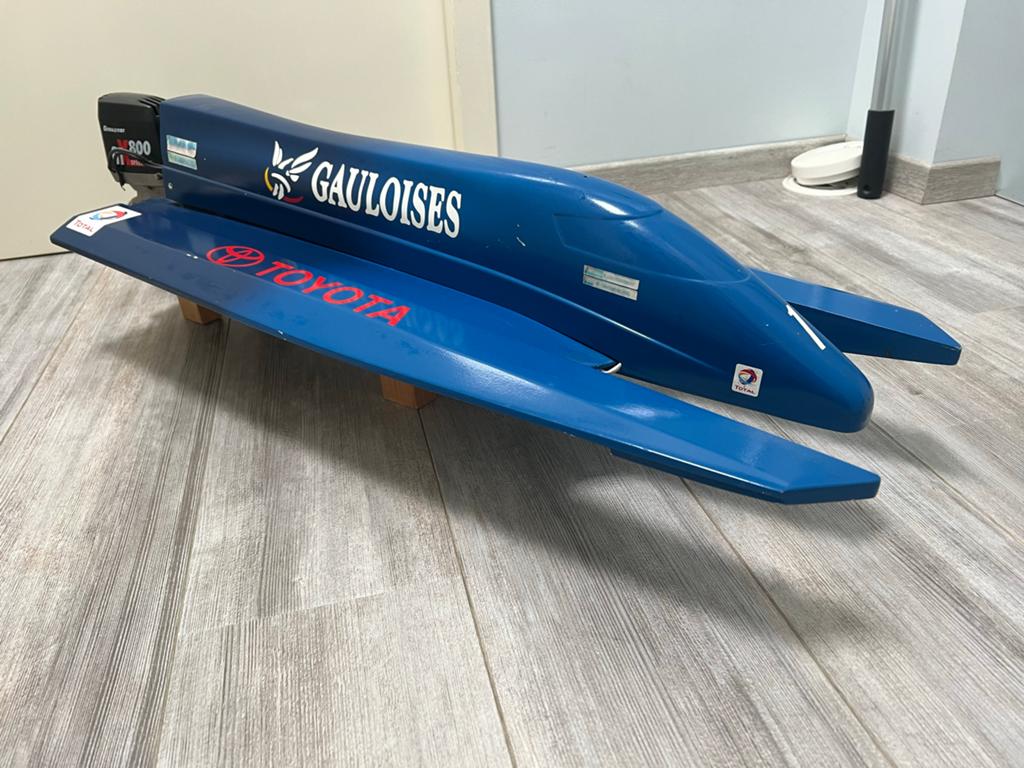 Houtbouw F1 RC Powerboat 85cm met Graupner buitenboordmotor, Ophalen of Verzenden, Zo goed als nieuw, Groter dan 1:32, Overige merken