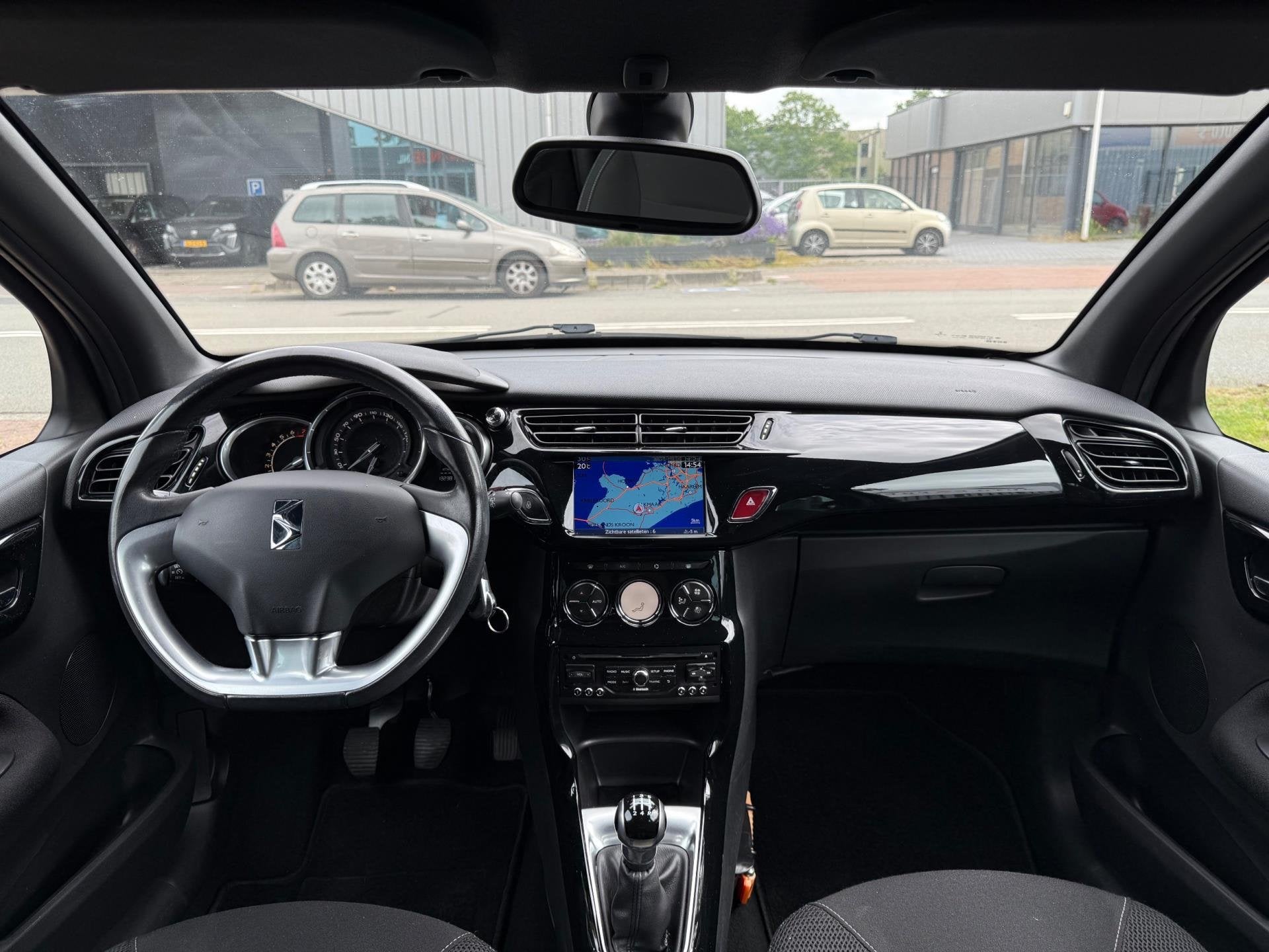 Citroen DS3 1.2 VTi So Chic/Airco/Navigatie/cruisecontrol/el, Euro 5, Gebruikt, 31 €/maand, 82 pk