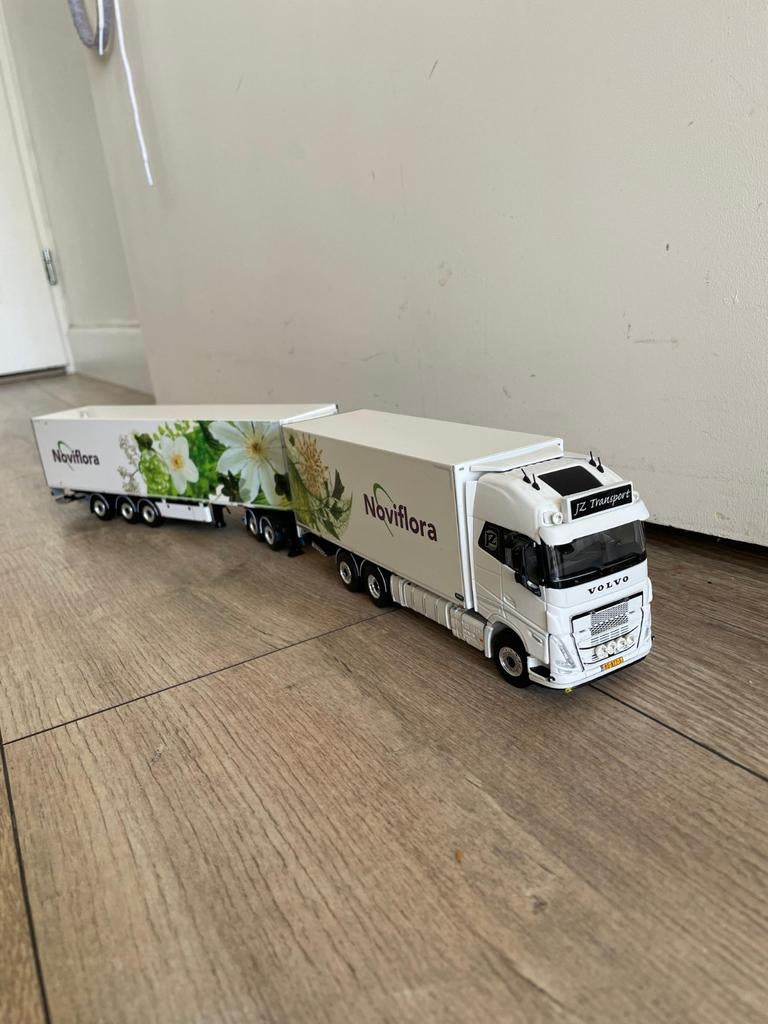 Wsi Volvo LZV JZ transport, Hobby en Vrije tijd, Modelauto's | 1:50, Ophalen of Verzenden, Zo goed als nieuw, Bus of Vrachtwagen