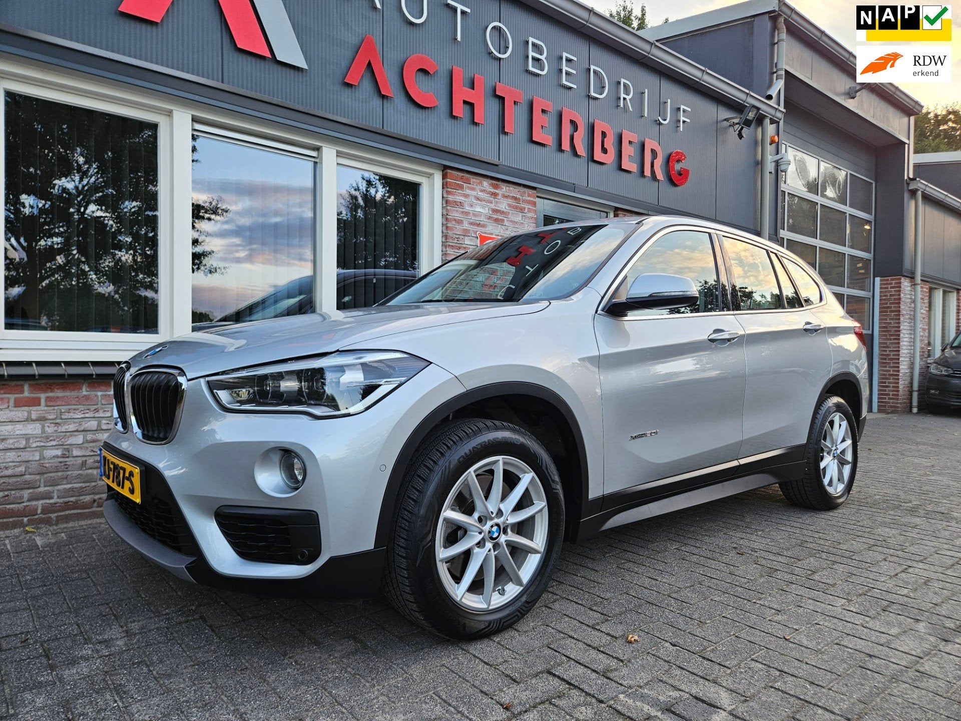 BMW X1 XDrive20i Centennial Executive Trekhaak! LED! NAP! 19