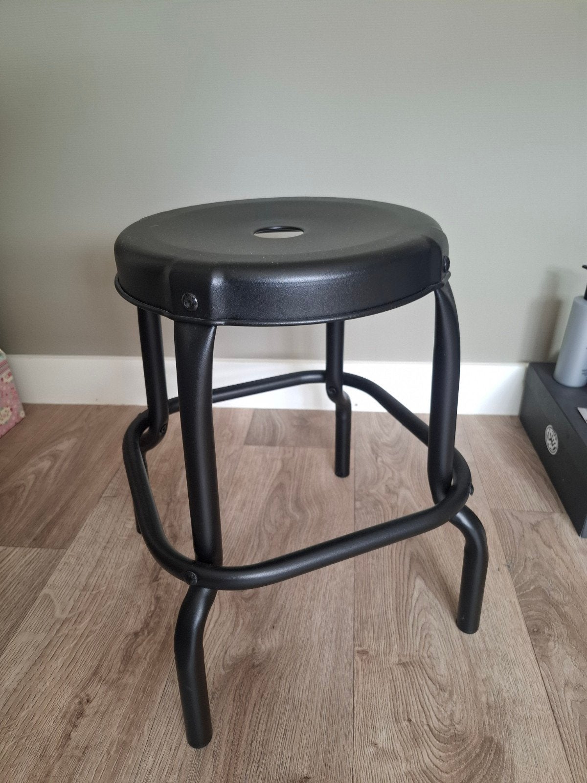 IKEA RÅSKOG kruk - Zwart, stevig en veelzijdig, Ophalen of Verzenden, Zo goed als nieuw, Staal