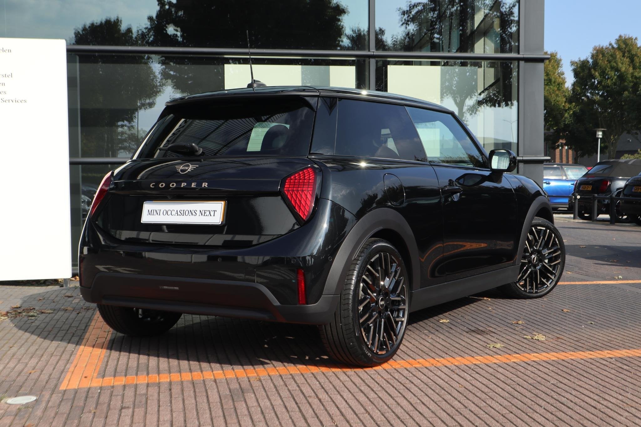 MINI 3-deurs Cooper C | Favoured Trim | Pakket M, Stof, Gebruikt, 156 pk, Met garantie (alle)