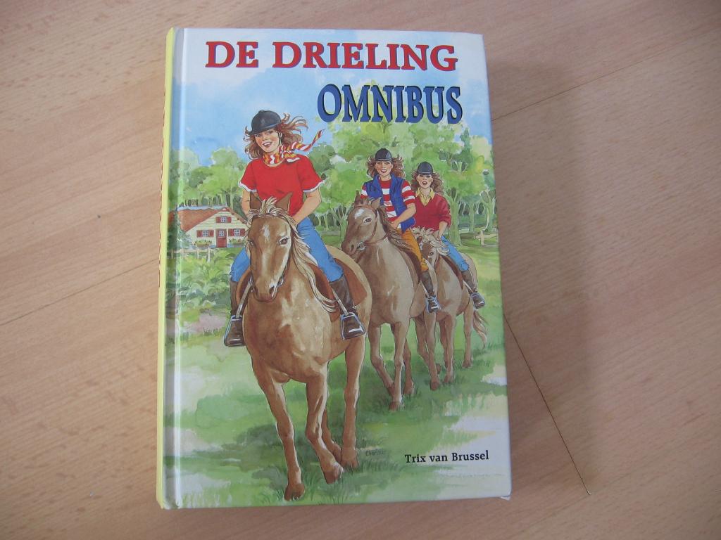 De Drieling omnibus van Trix van Brussel, Ophalen of Verzenden, Zo goed als nieuw, Trix van Brussel