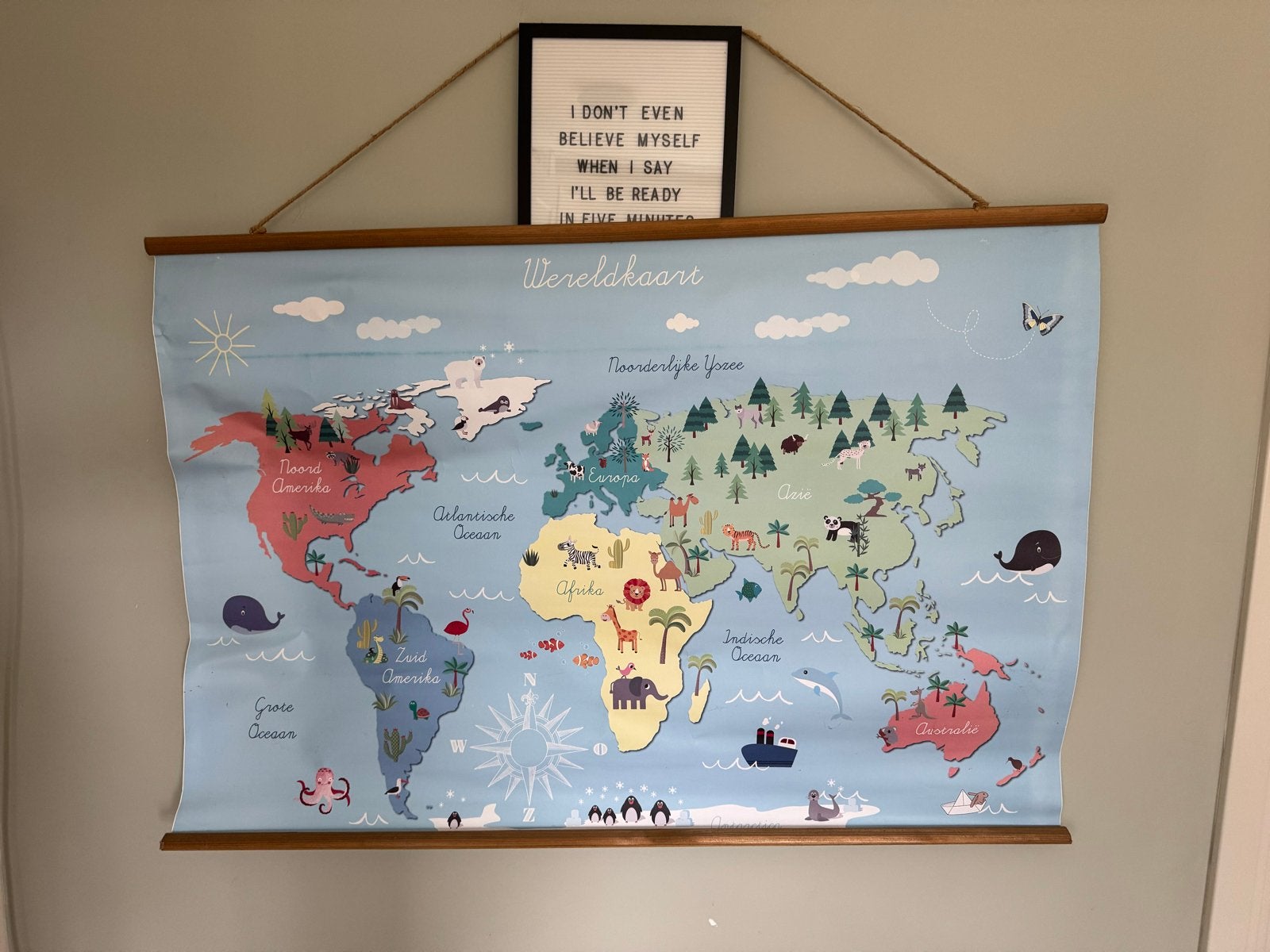 Wereldkaart wanddecoratie in houten lijst, Ophalen, Gebruikt, Wanddecoratie, Ingelijst