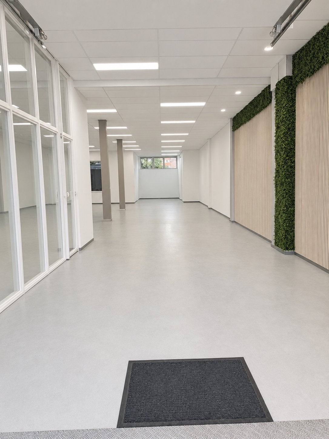 BEDRIJFSRUIMTE TE HUUR – CA. 200 M² – ROTTERDAM OVERSCHIE, Zakelijke goederen, Bedrijfs Onroerend goed, Bedrijfsruimte