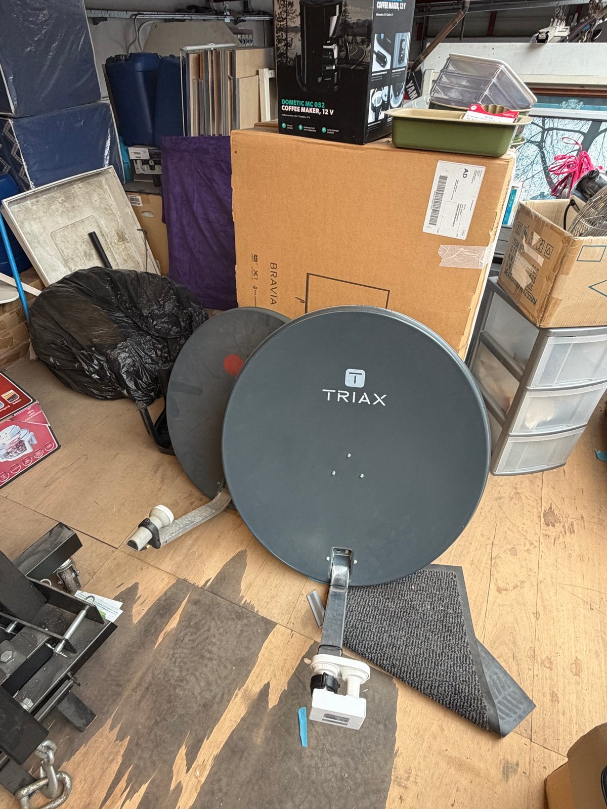 Triax schotelantennes met LNB's - 2 stuks, Ophalen of Verzenden, Gebruikt, (Schotel)antenne, Overige merken