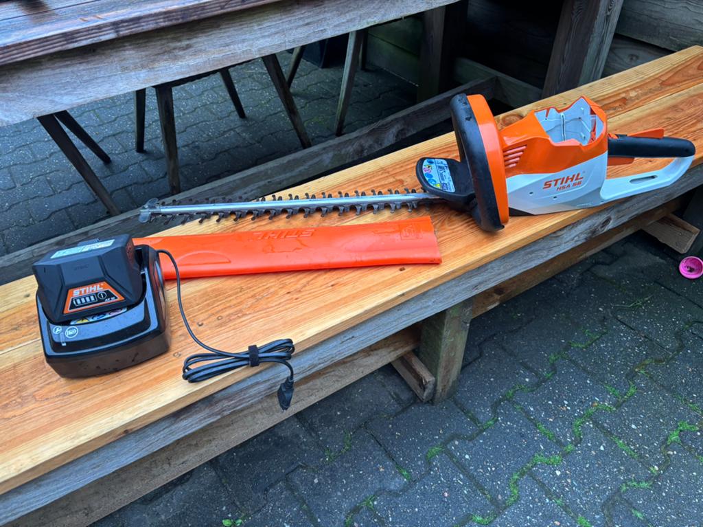 Stihl hsa56 accu heggenschaar set, Tuin en Terras, Hand-tuingereedschap, Ophalen, Zo goed als nieuw