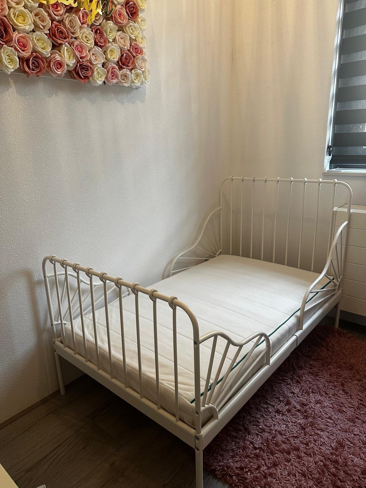 IKEA Minnen meegroeibed wit incl. matras, Ophalen, 70 tot 85 cm, Zo goed als nieuw, Matras