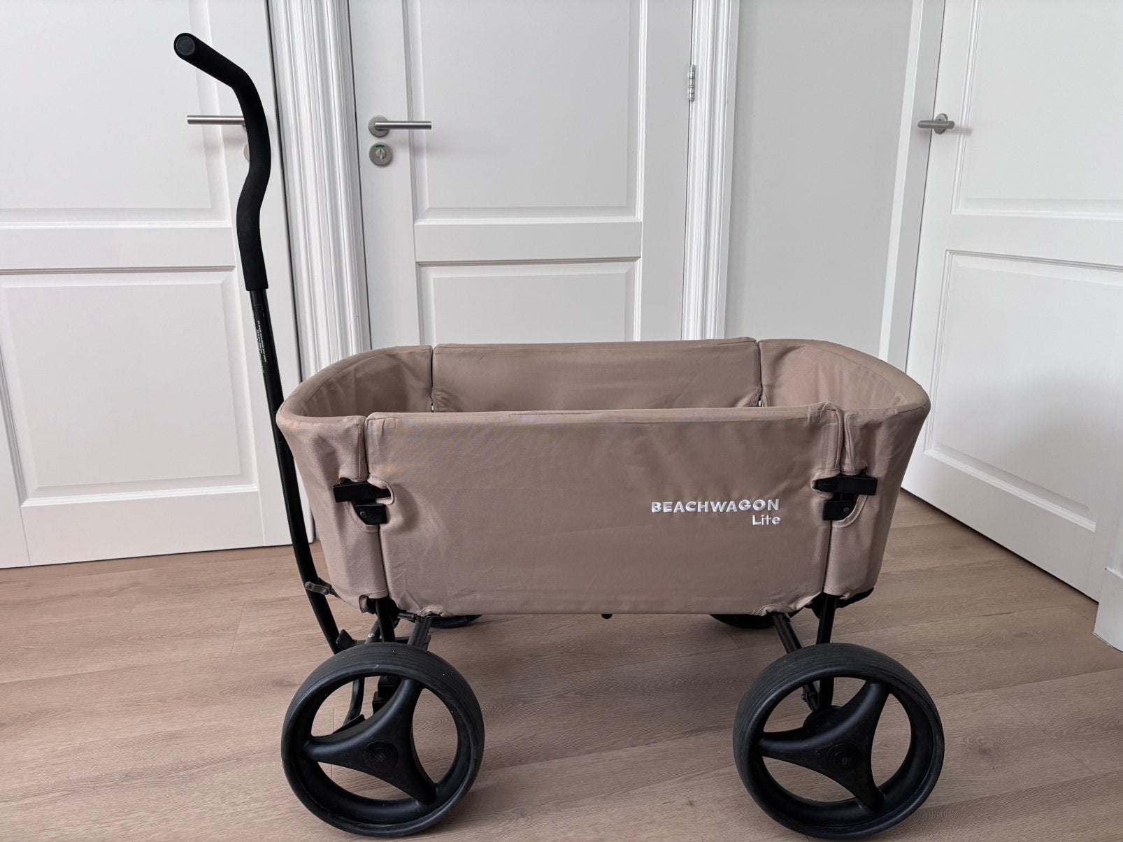 Beachwagon Lite opvouwbare bolderkar, Ophalen, Opvouwbaar, Zo goed als nieuw