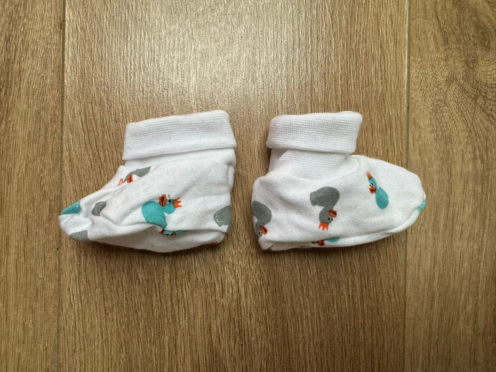 Nieuw baby slofjes met badeendjes print, Ophalen of Verzenden, Nieuw, Jongetje of Meisje, Slofjes