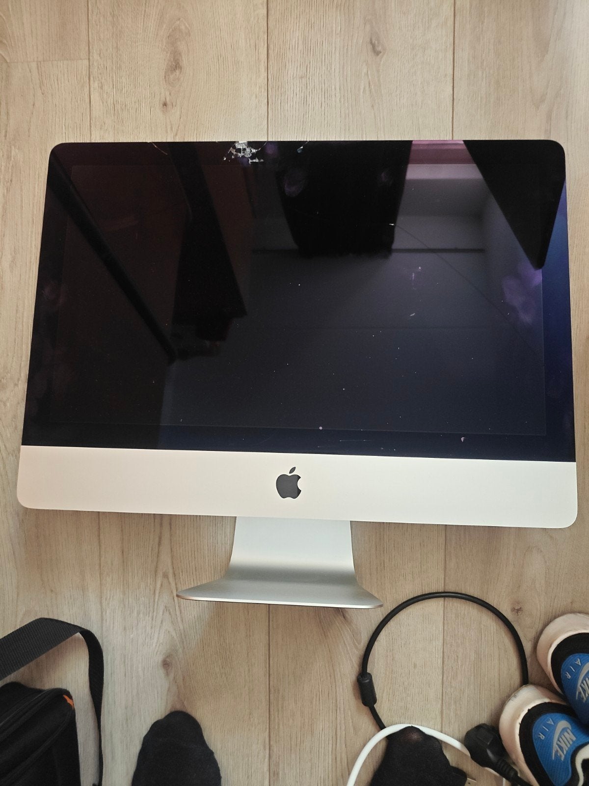 iMac 21.5 inch 2017 i5 8gb scherm gebarsten, Computers en Software, Apple Desktops, Gebruikt, 2 tot 3 Ghz, IMac, Ophalen of Verzenden
