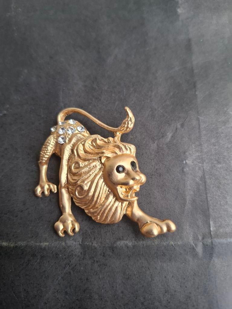 Vintage leeuw broche met strassteentjes - Goudkleurig, Overige materialen, 4 tot 7 cm, Nieuw, Ophalen of Verzenden